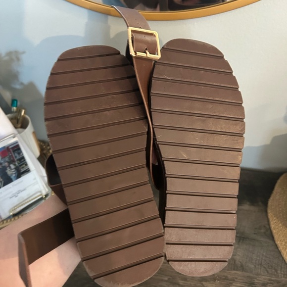 Torrid Buckle Wrap Flatform Sandal (WW) 7.5 - Picture 7 of 7